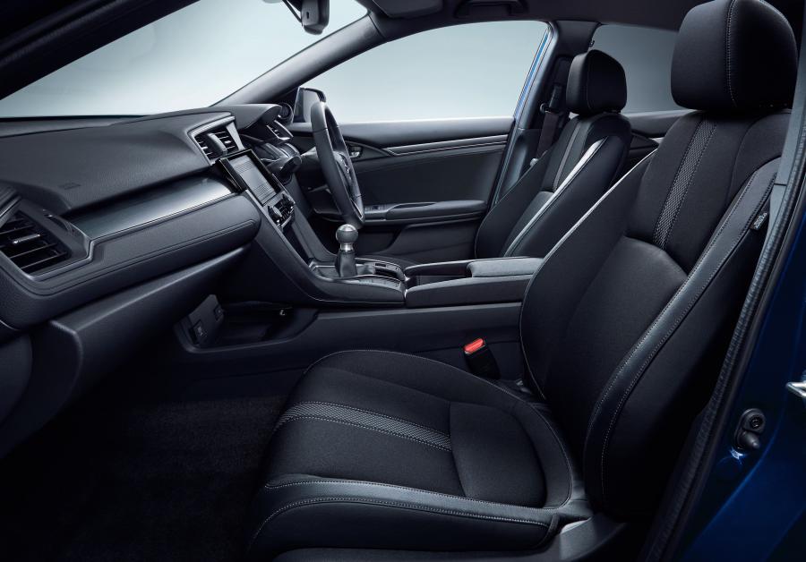 Интерьер Honda Civic Hatchback (FK) 2019 года  (JP) (фото 7 из 21)